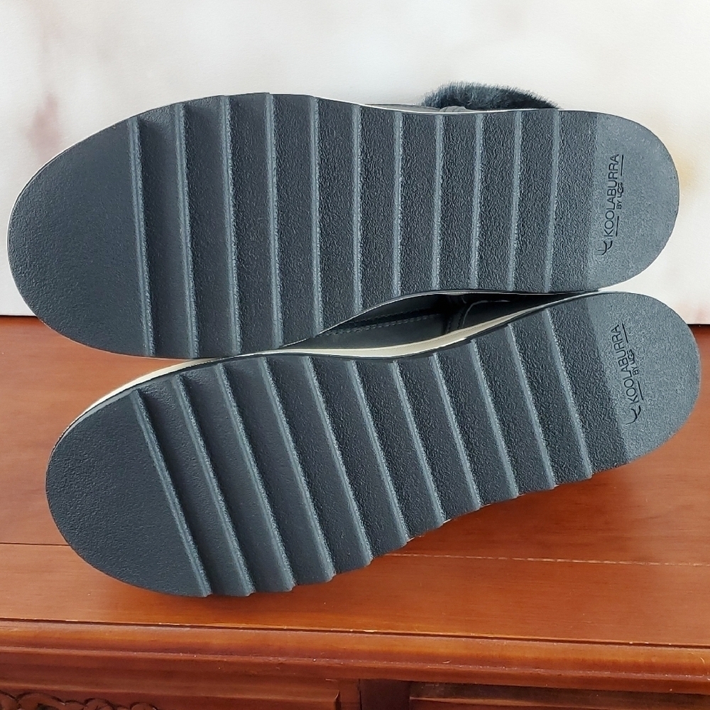 Koolaburra Black and Gray Winter Boots with Fur Lining - 11 - Picture 7 of 12